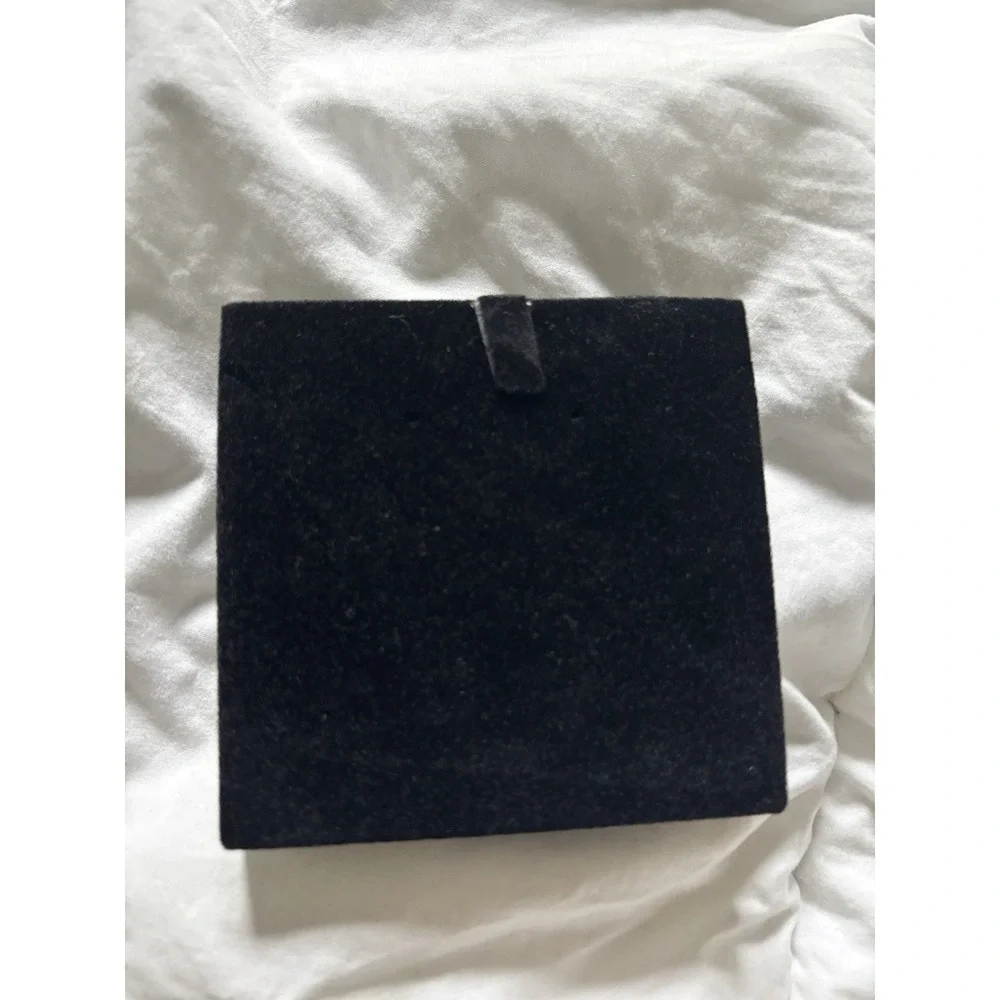 Jared Jewelry Large Universal Earrings Pendant  Necklace Present‎ Gift Box Black